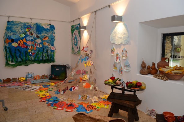 Agrupamento de Escolas de Santa Iria de Azóia expõe na Galeria do Castelo de Pirescouxe