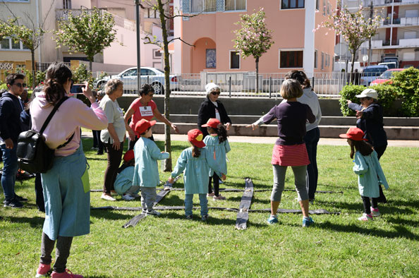 Diferentes gerações em atividades conjuntas
