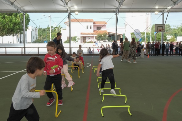 Inaugurada cobertura do polidesportivo da Escola Básica do Alto da Eira 9